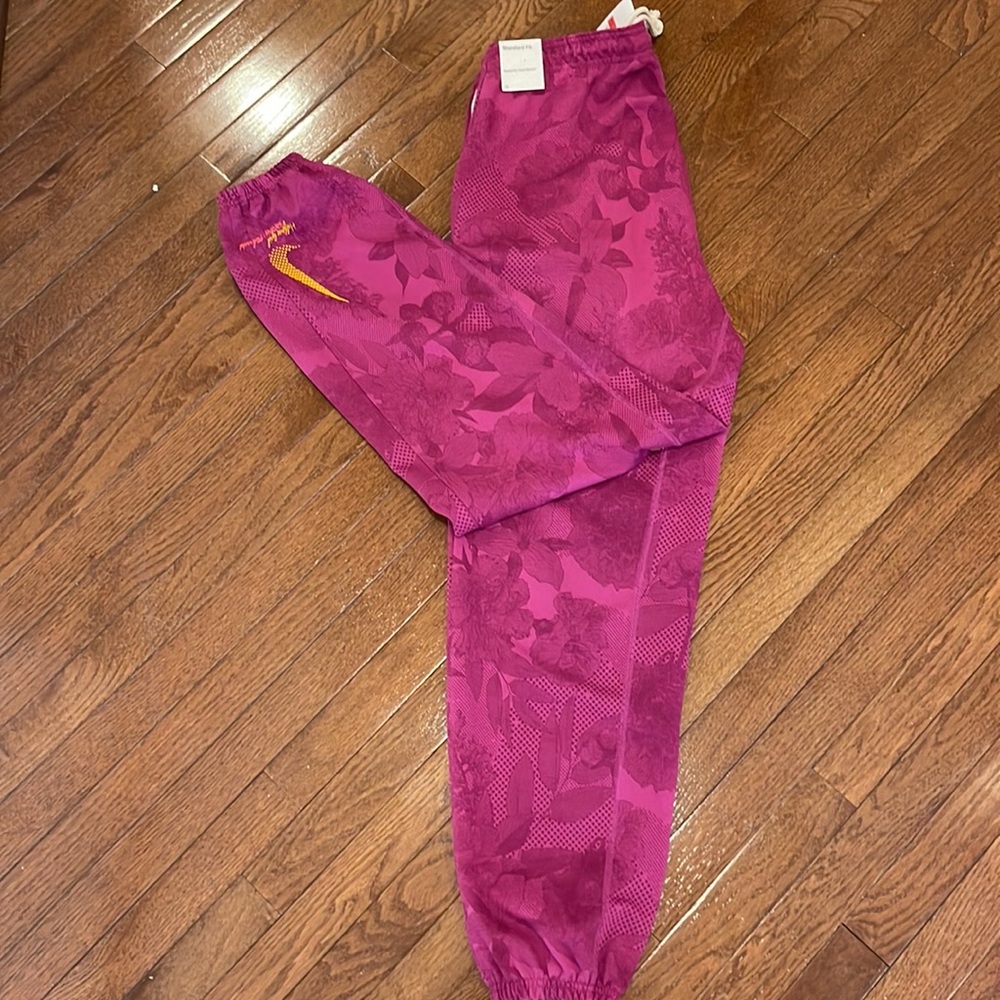 NWT Nike standard Issue Basketball sweatpants - Picture 4 of 7